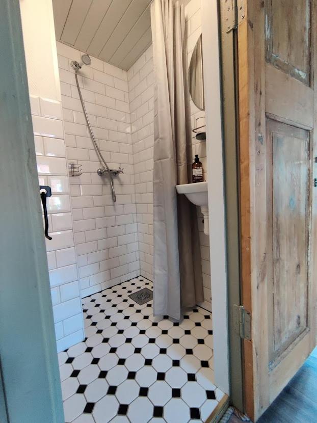 Cozy 2-Room Apartment Near Old Town / Telliskivi Tallinn Extérieur photo