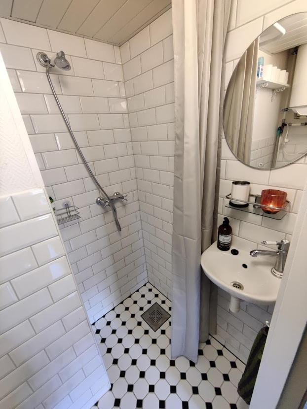 Cozy 2-Room Apartment Near Old Town / Telliskivi Tallinn Extérieur photo